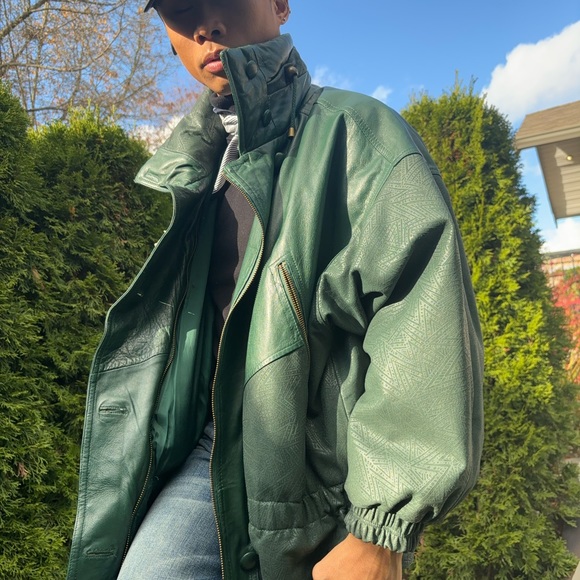 Small Green Vintage leather Jacket (womans) - Picture 2 of 7